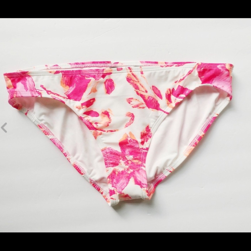NWOT Carmen Marc Valvo bikini bottoms 
Floral XL